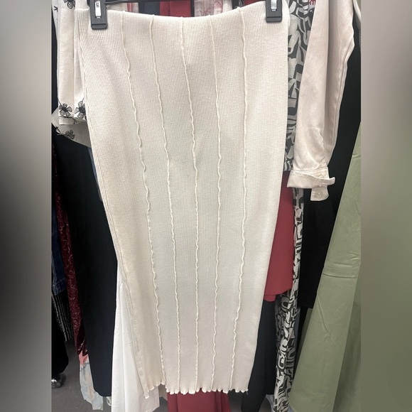 ZARA Midi Ribbed Skirt - cream size M - Picture 2 of 5